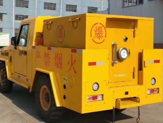 谯城凯龙爆破器材运输车：保障爆破任务的安全运行